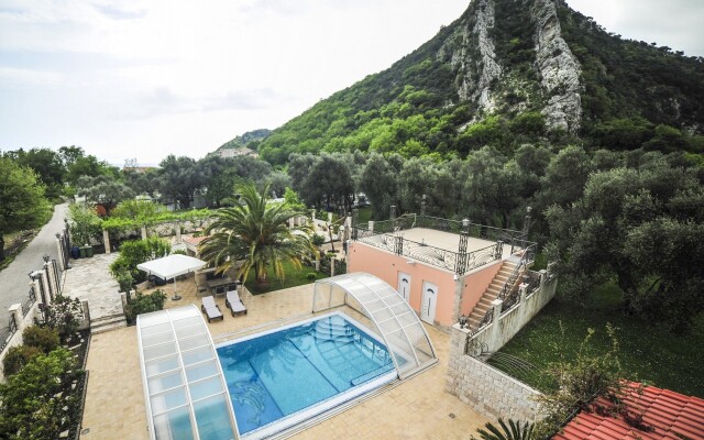 Villa Dolphin Apart-Hotel