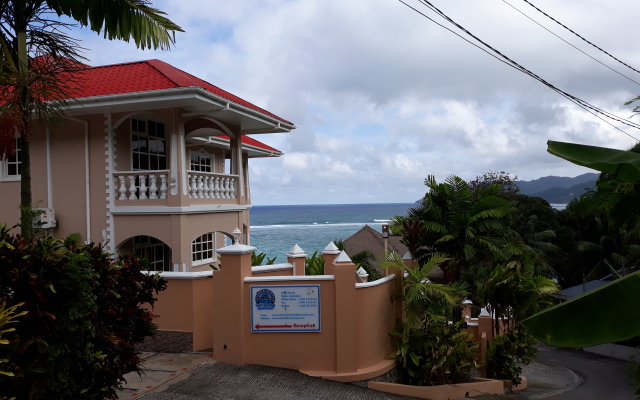 Au Fond De Mer View Apartments