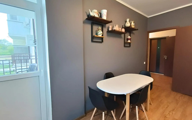 Апартаменты Двухкомнатные на втором этаже с балконом