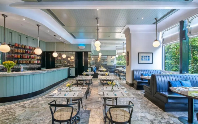 Отель Oriental Residence Bangkok