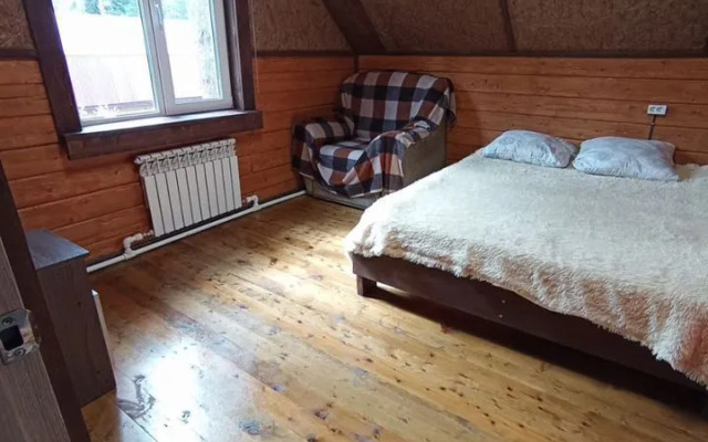 Частный дом коттедж в живописном месте на берегу реки Бия