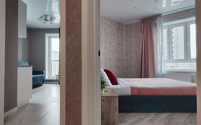 Na Ulitse Semyi Shamshinykh 77 Flat