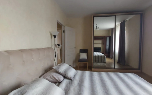 Prostornaya Dvushka Dlya Bolshoy Semyi Flat