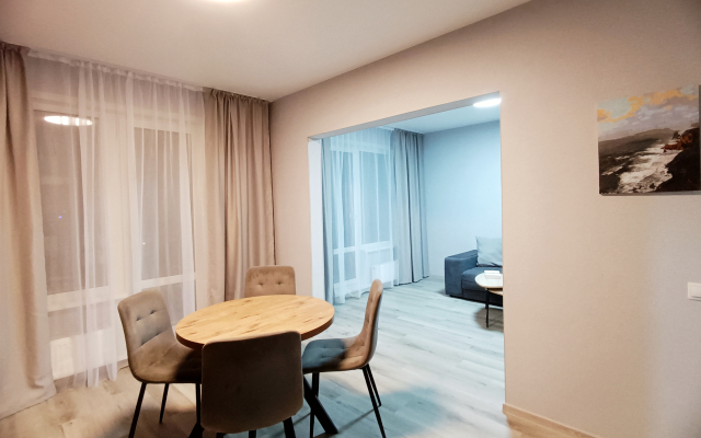 S Fontanom Vo Dvore Flat