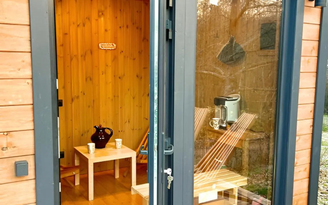 Частный дом Загородный комплекс на берегу реки с баней