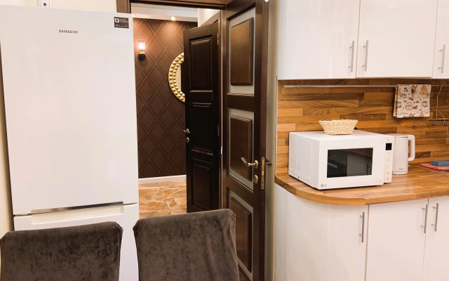 Квартира Уютная в Тихом Центре на Роз 65 10 Минут до Моря