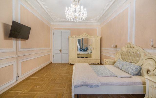 Квартира на Рубинштейна 4