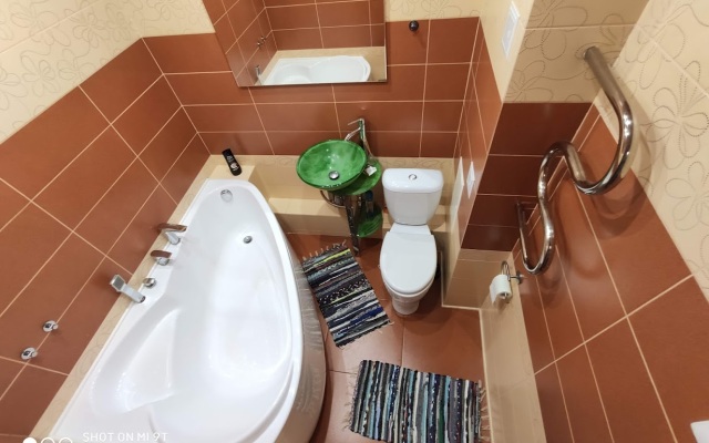 Апартаменты Титова 240/1