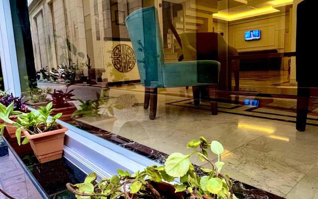 Pera Arya Hotel