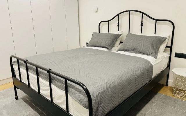 Апартаменты Apartburo Делюкс  в бельэтаже у моря