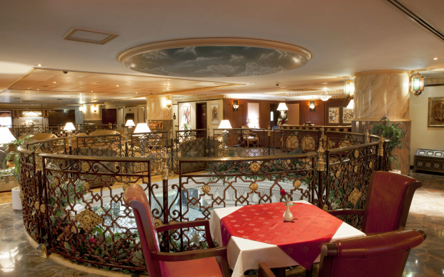 Hotel Landmark Plaza Hotel