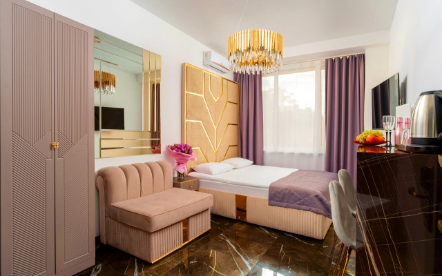 Ranovskiy Park Manhattan Hotel