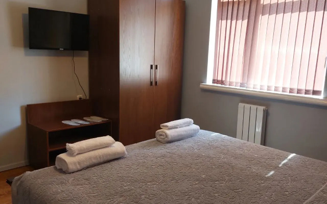 The Traveler's Apartment, Apartments