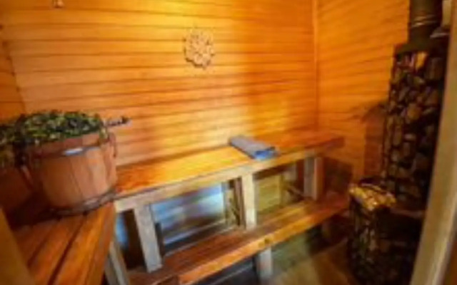 Частный дом Изба на бeрегу реки