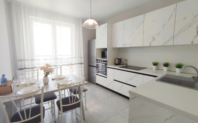 Ryadom S Naberezhnoy Flat