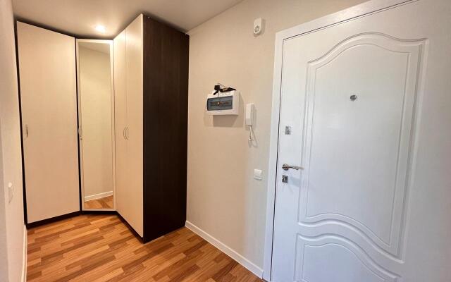 Na Prospekte Yashylek 12b Apartments