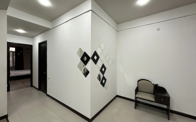 3-komn. ryadom s restoranom DIMOND, DI8210 Flat