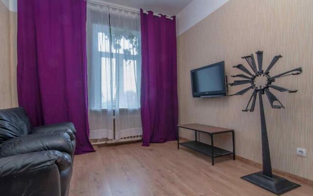 Апартаменты Дегтярная 20