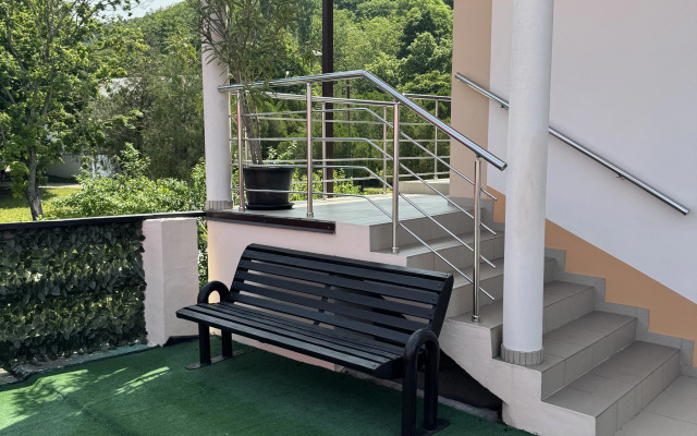 5 Guest House