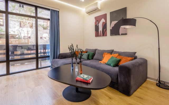 Myhomeyourhome na Fadeeva 34 Flat