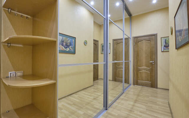 Na Furshtatskoj 19 Apartments