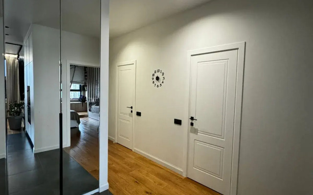 Aparts Loung Zhk Silver Flat