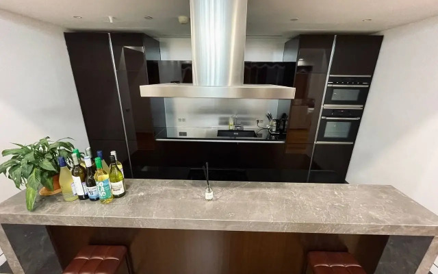 Trekhkomnatnye Mfk Oko Apartments
