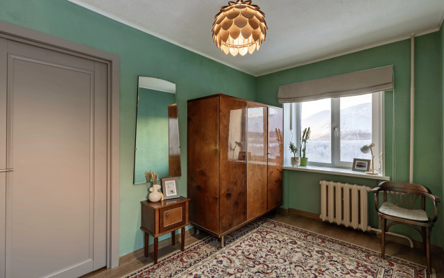2-komn Nostal'giya s Vidom Na Goru Flat