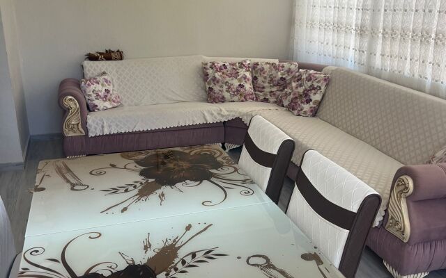 Cesme Aile Dostu Havuzlu Villa