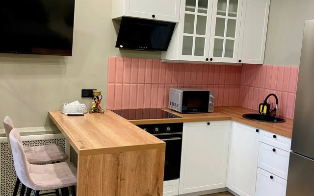 Апартаменты Новая Уютная Судия с Шикарным Видом из Окна