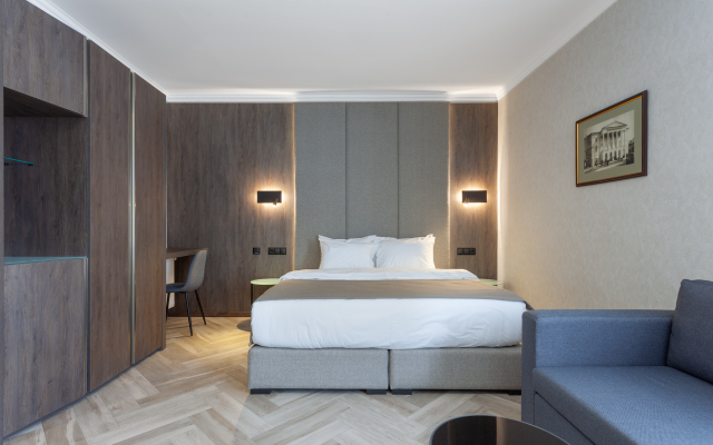 Old Wall Hotel