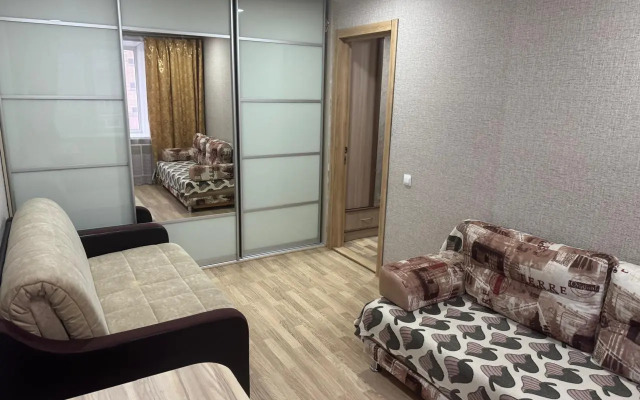 2kh-Komnatnaya S Khoroshim Remontom Flat