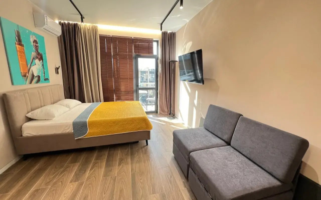 Dizaynerskie S Basseynom Apartments