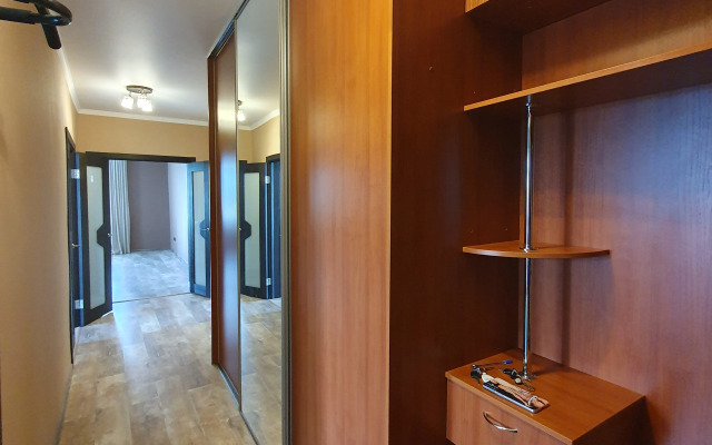 Квартира Просторная двухкомнатная рядом с центром Казани