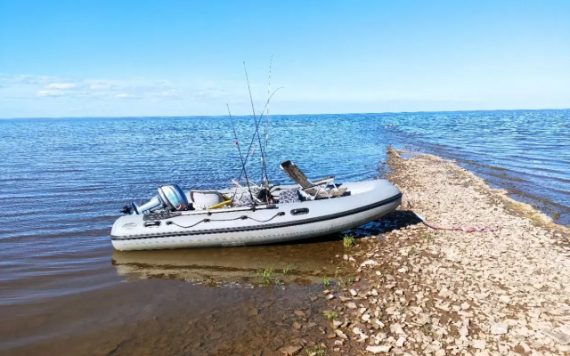 Бунгало с Террасой на Берегу Озера Ильмень