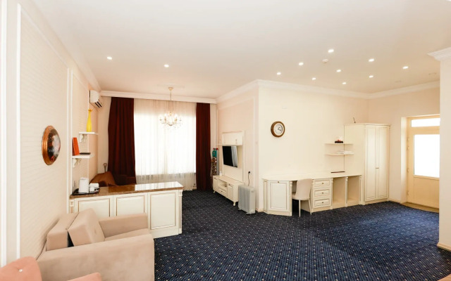 East Legend Hotel