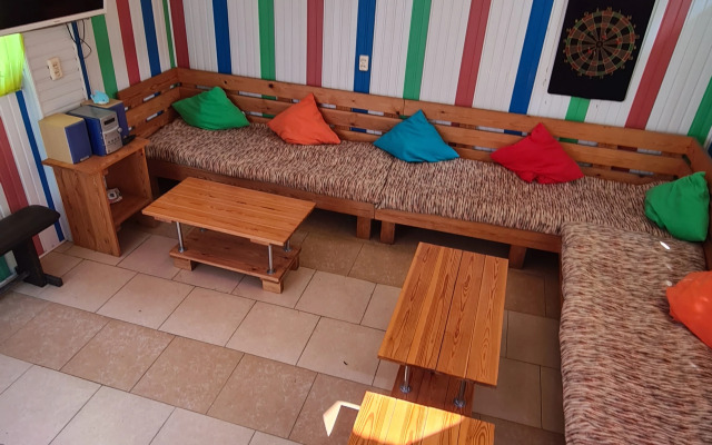 Uyut Loo Guest House