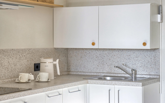 Апартаменты MyhomeYourhome на Большеохтинском пр-те 15к2