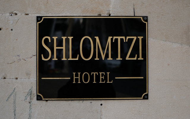 Shlomtzi Hotel