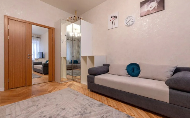 Sovremennaya Kvartira V Tsentre Goroda Flat
