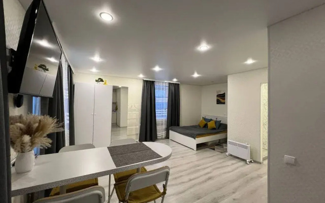 Komfortnaya studiya ryadom so sklonom Flat