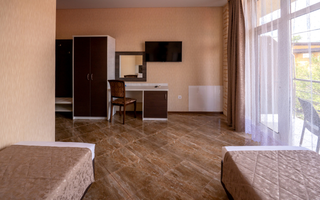 Lenivy Tyulen Guest House