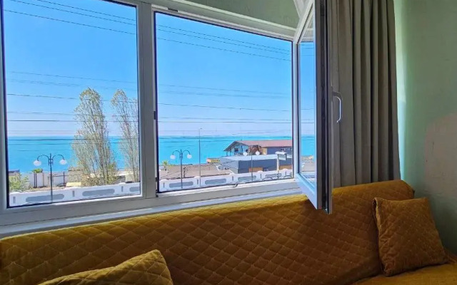 Apartment by the sea 407