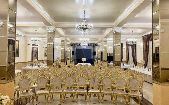 Stary Zamok Hotel