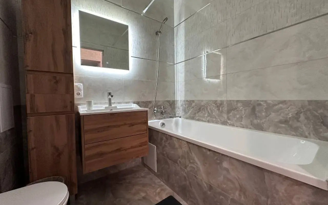 Dvukhkomnatnaya 40 Let Pobedy 51p U Lesa Flat