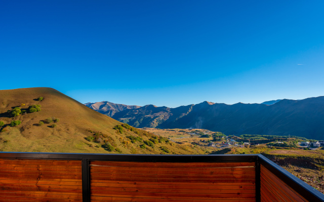 Touch The Mountains Twins New Gudauri Hotel