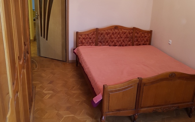 S Dzhakuzi Apartments