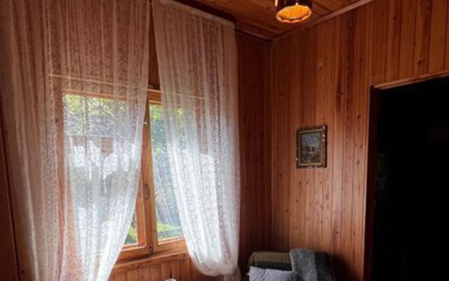 Частный дом четырехкомнатная дача, 95 м²