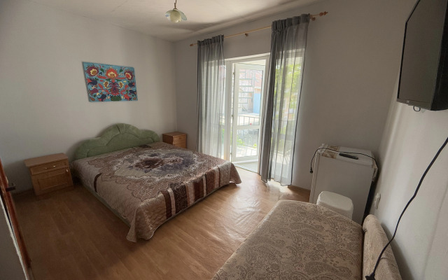 Taraktash Guest house