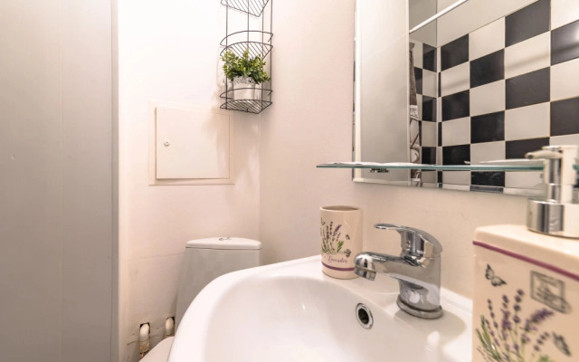 Квартира Двухместная студия возле Александро-Невской лавры (Х1)